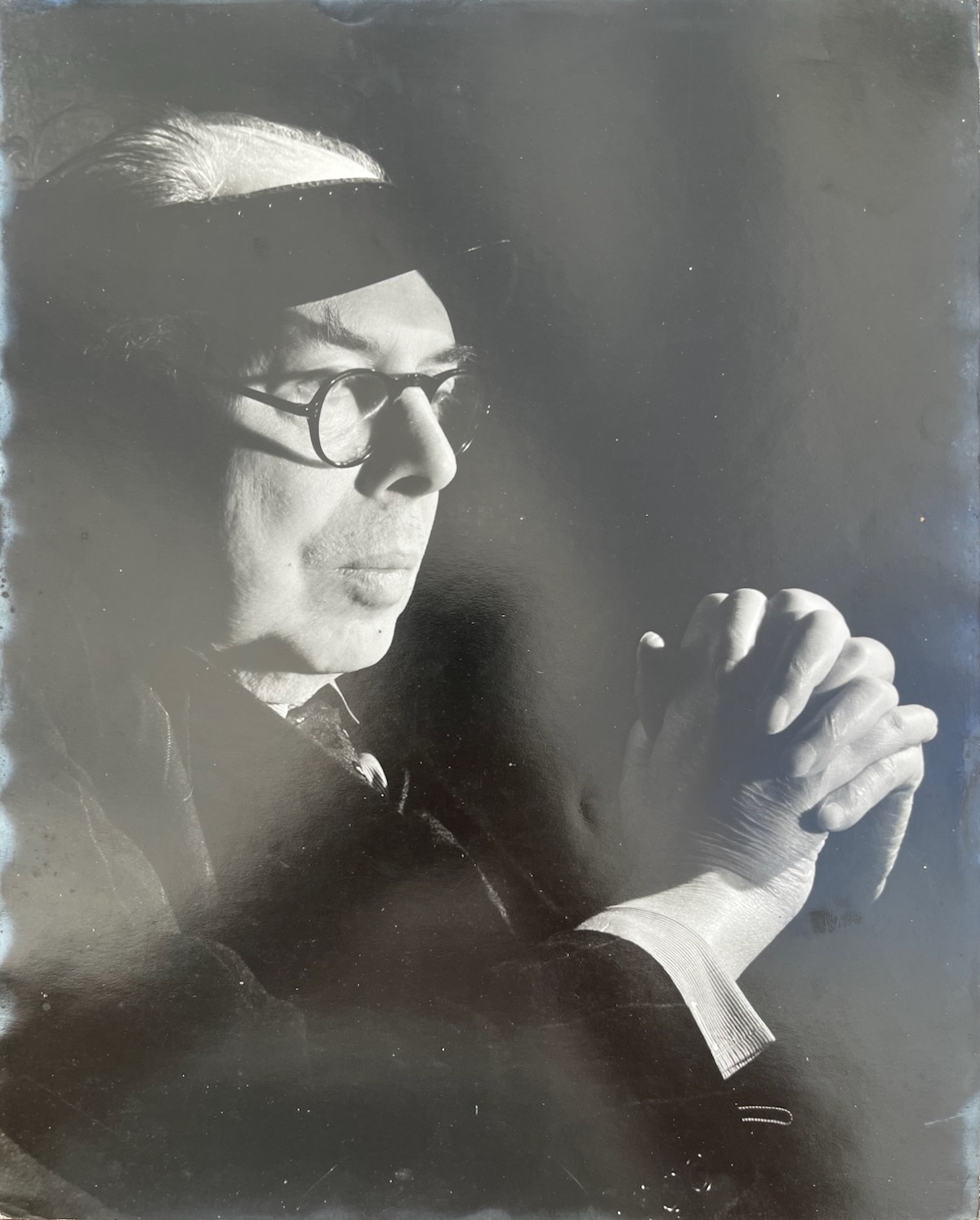 WYNDHAM LEWIS. British Writer, Painter and Critic. 1882 - 1957. Photographed by DOUGLAS GLASS.