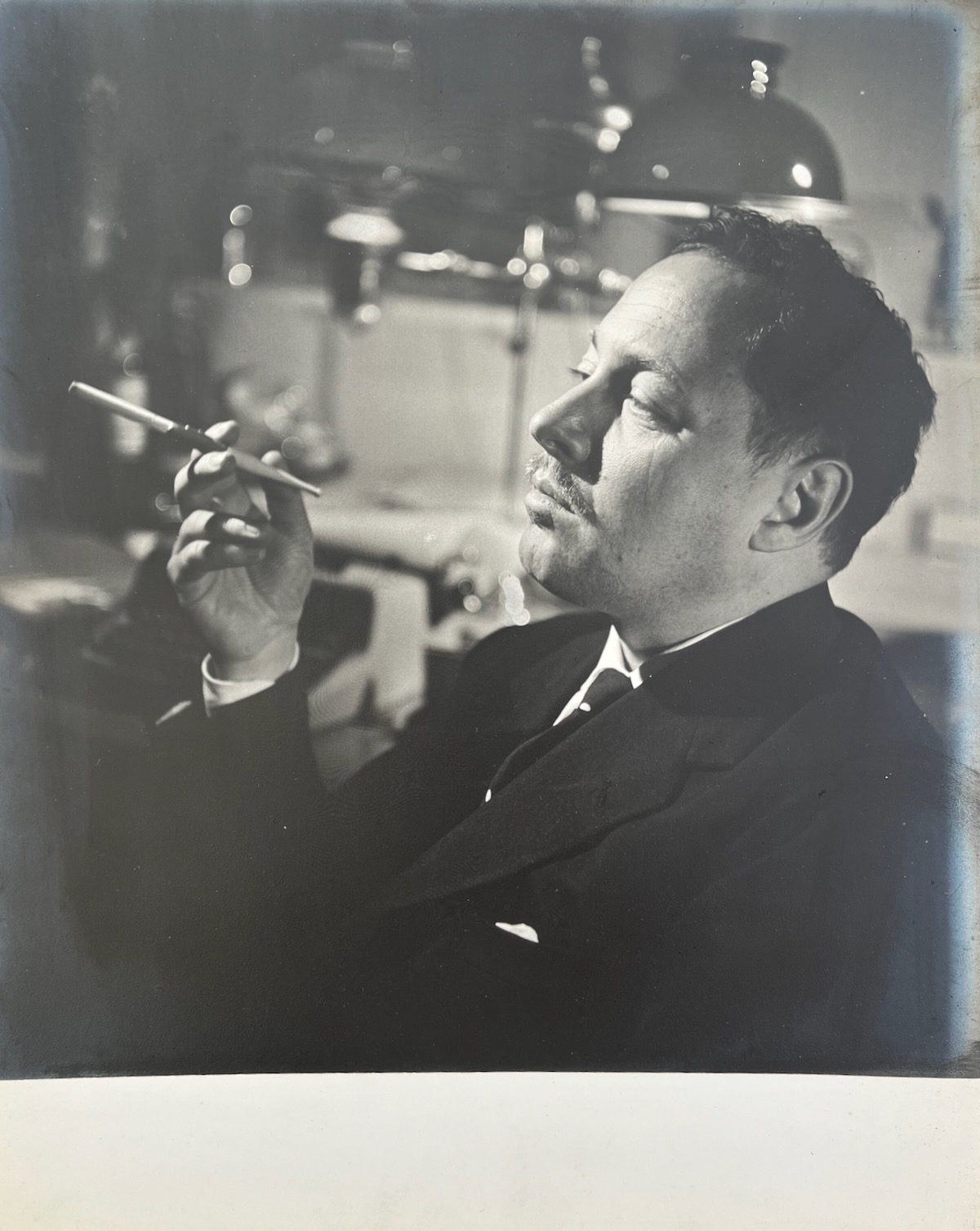 TENNESSEE WILLIAMS. American Playwright and Screenwriter. 1911 - 83. Photographed by DOUGLAS GLASS.