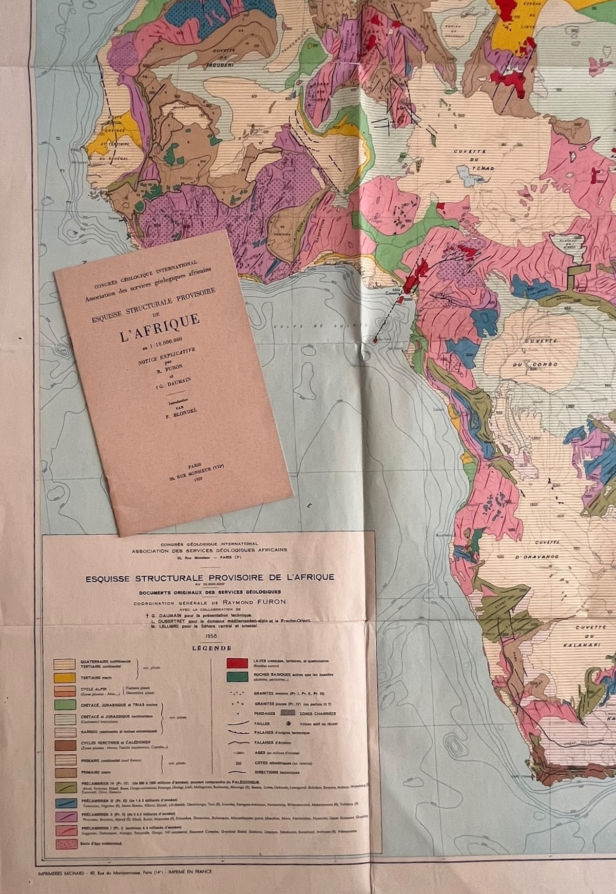 Esquisse Structurale Provisoire de l&rsquo;Afrique au 1: 10,000,000. Notice Explicative par r. Furon et G. Daumain.